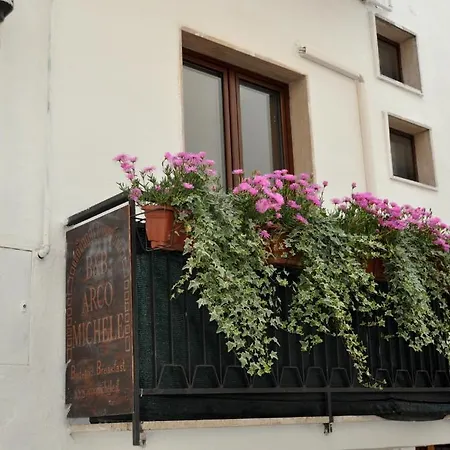 Alojamento de Acomodação e Pequeno-almoço Arco Michele